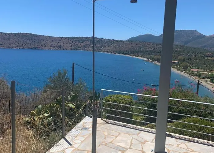 Ageranos Seaview House *