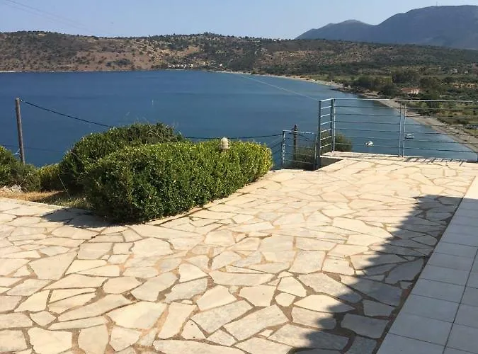 Ageranos Seaview House *